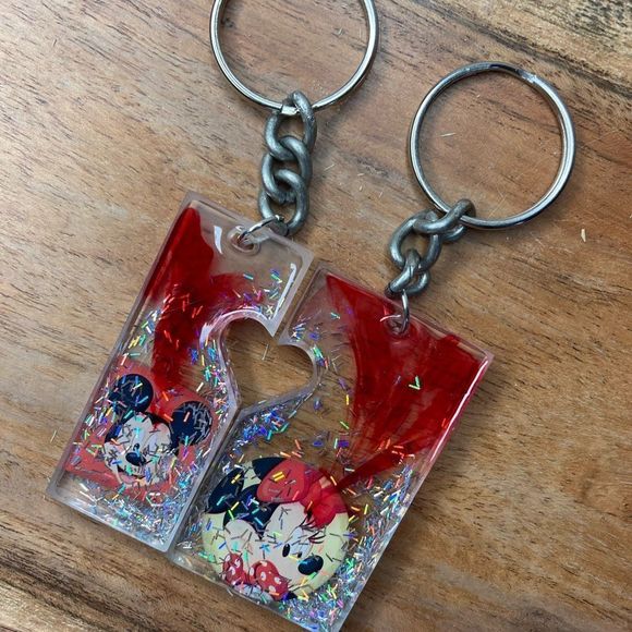 Mickey & Minnie Mouse matching keychain set - Picture 4 of 16